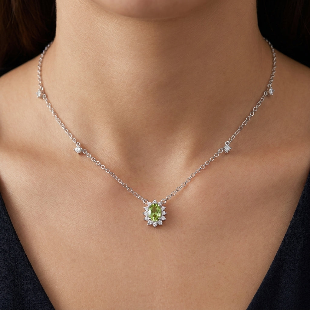 Gargantilha em Ouro Oval Cravejada com Diamantes Brancos E Peridoto